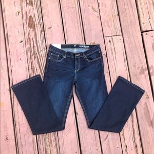 New York Jeans 
Size: 6 average
